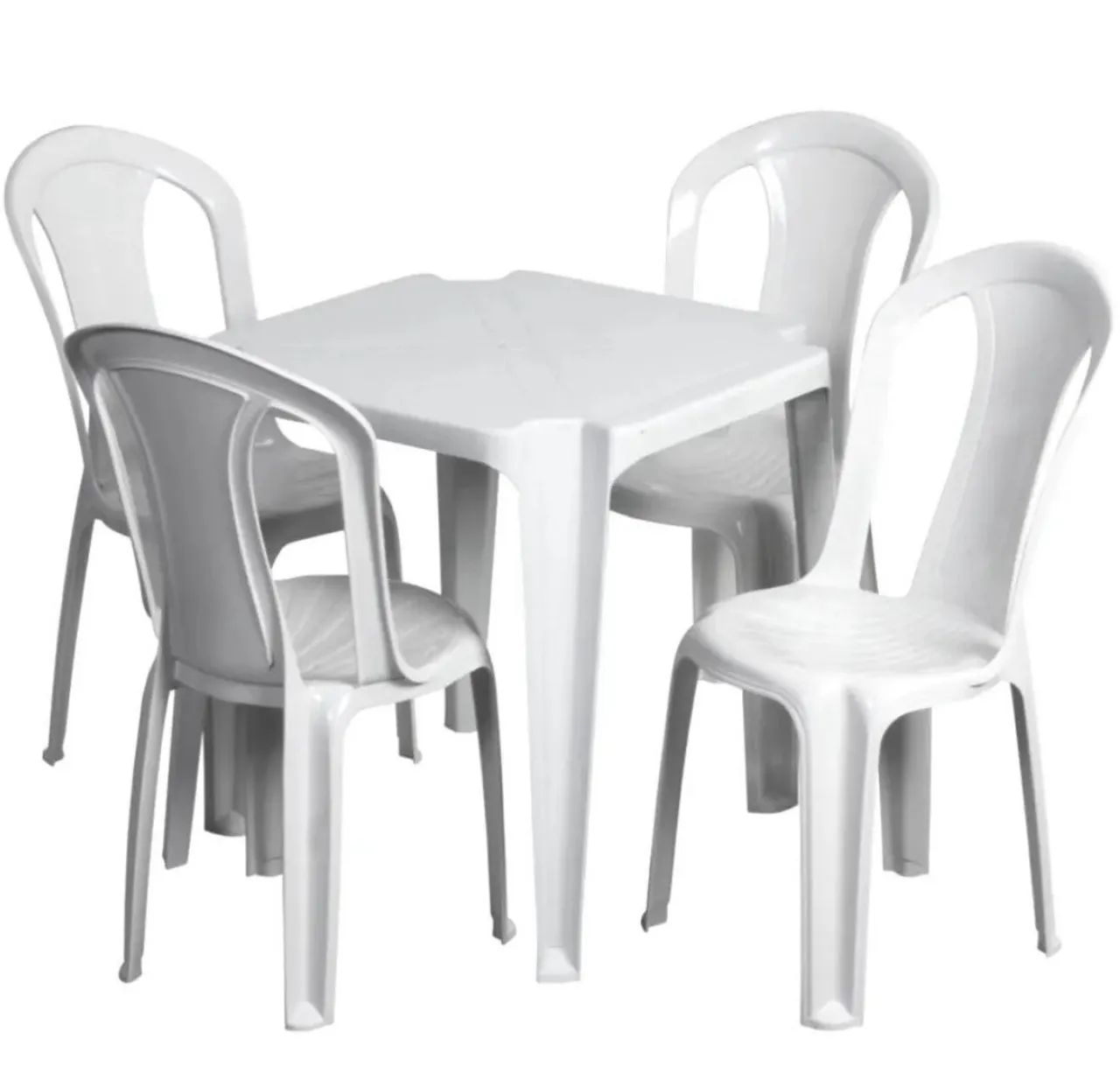 Mesa e cadeira de plástico 