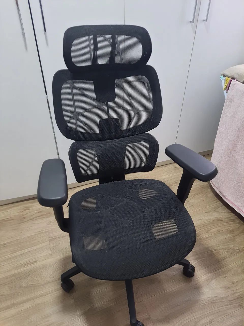 Cadeira Ergonômica Elements Siggy Mesh Preta 