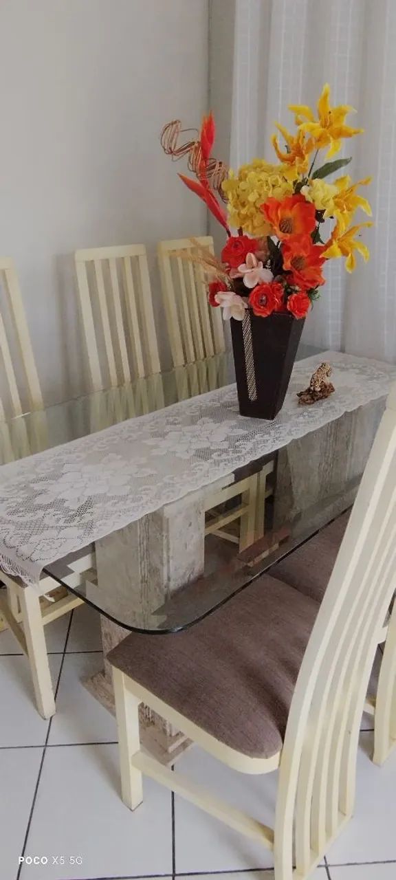 Mesa de jantar com 6 lugares 