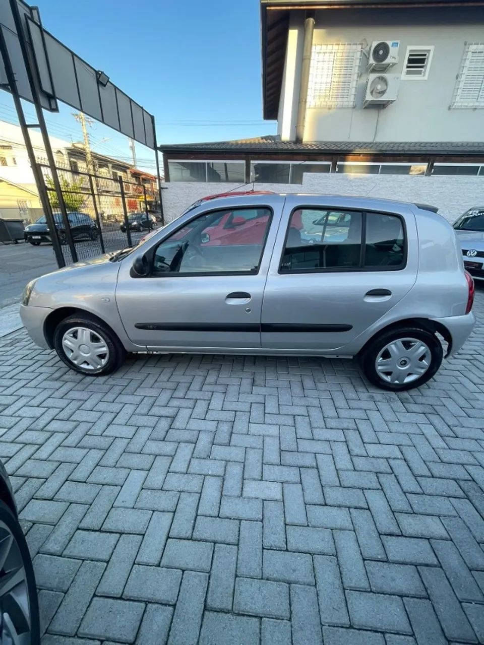Renault Clio Hi-flex 1.0 16V 5P 2011 - Foto 4