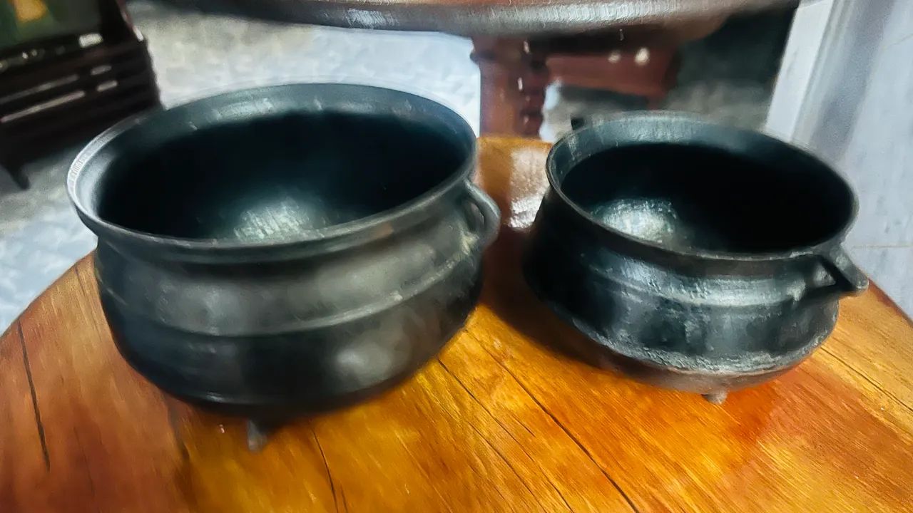 Panelas de ferro antigas  - Foto 2
