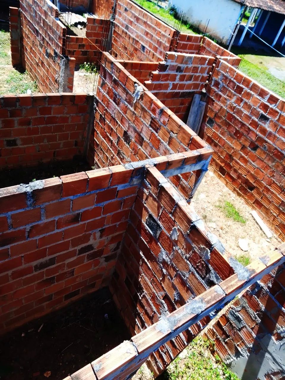 Vendo esse terreno com boa parte da casa construída  - Foto 4