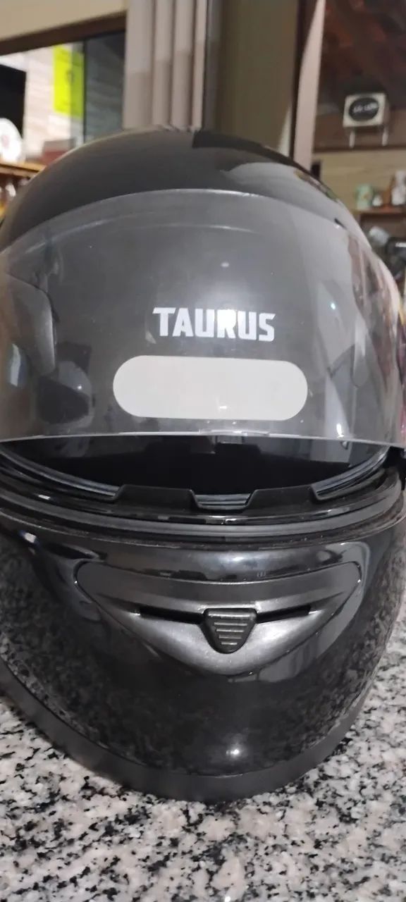 Capacete da marca Taurus