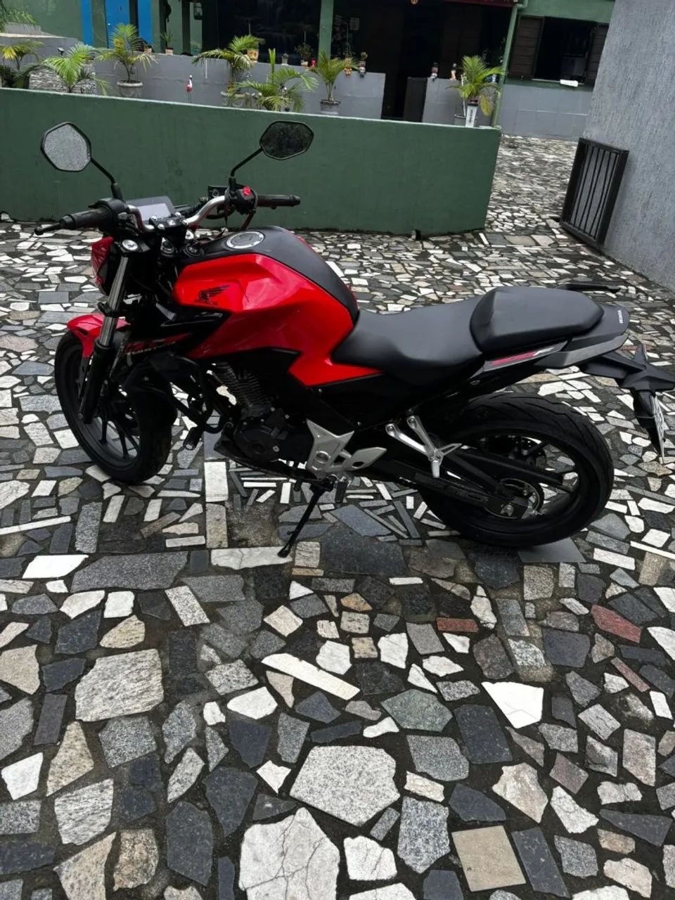CB300f zerada - Foto 2