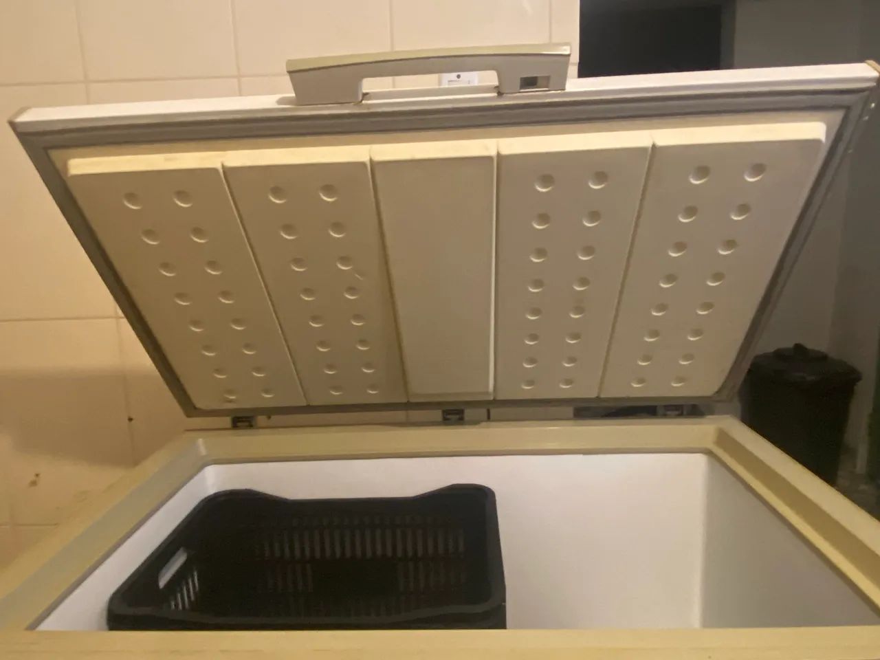Freezer Horizontal Midea 220V - Funcionando Perfeitamente - Foto 3