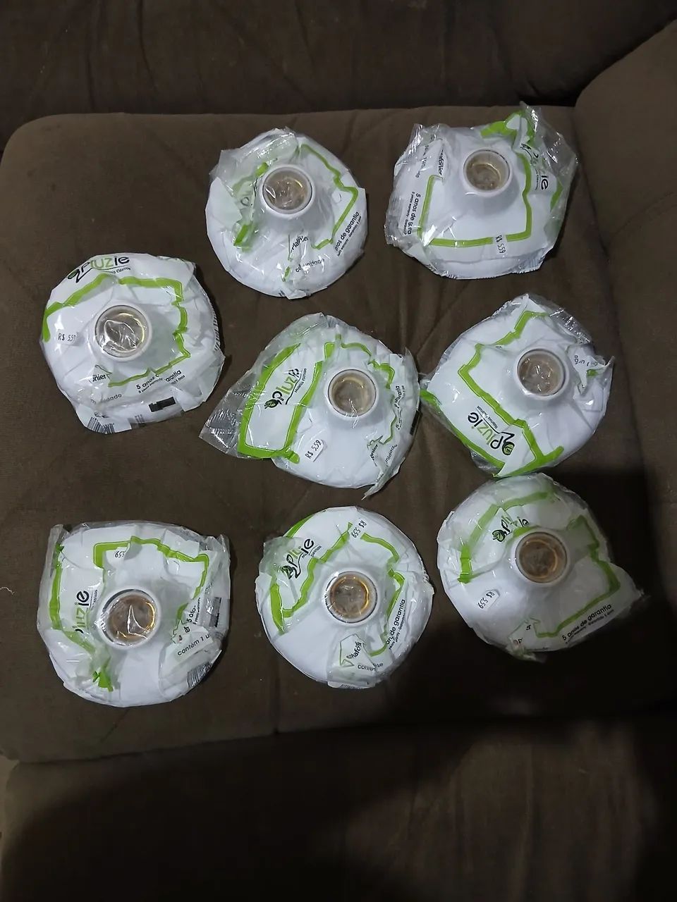 Vendo plafons,interruptores e tomadas.