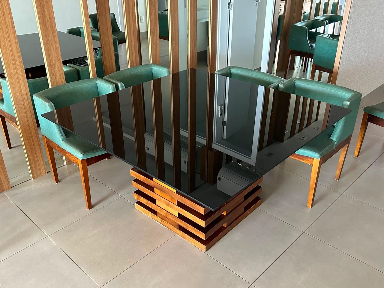 Mesa de jantar com 6 cadeiras - Foto 2