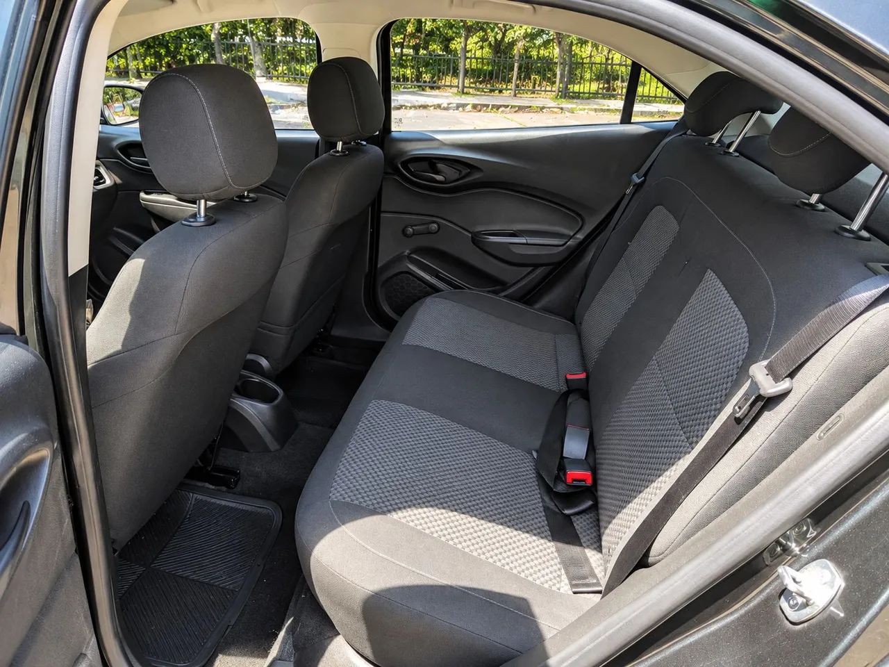 Chevrolet Onix Hatch Advantage 1.4 8V Flex Aut. 4P, foto 10 de 12