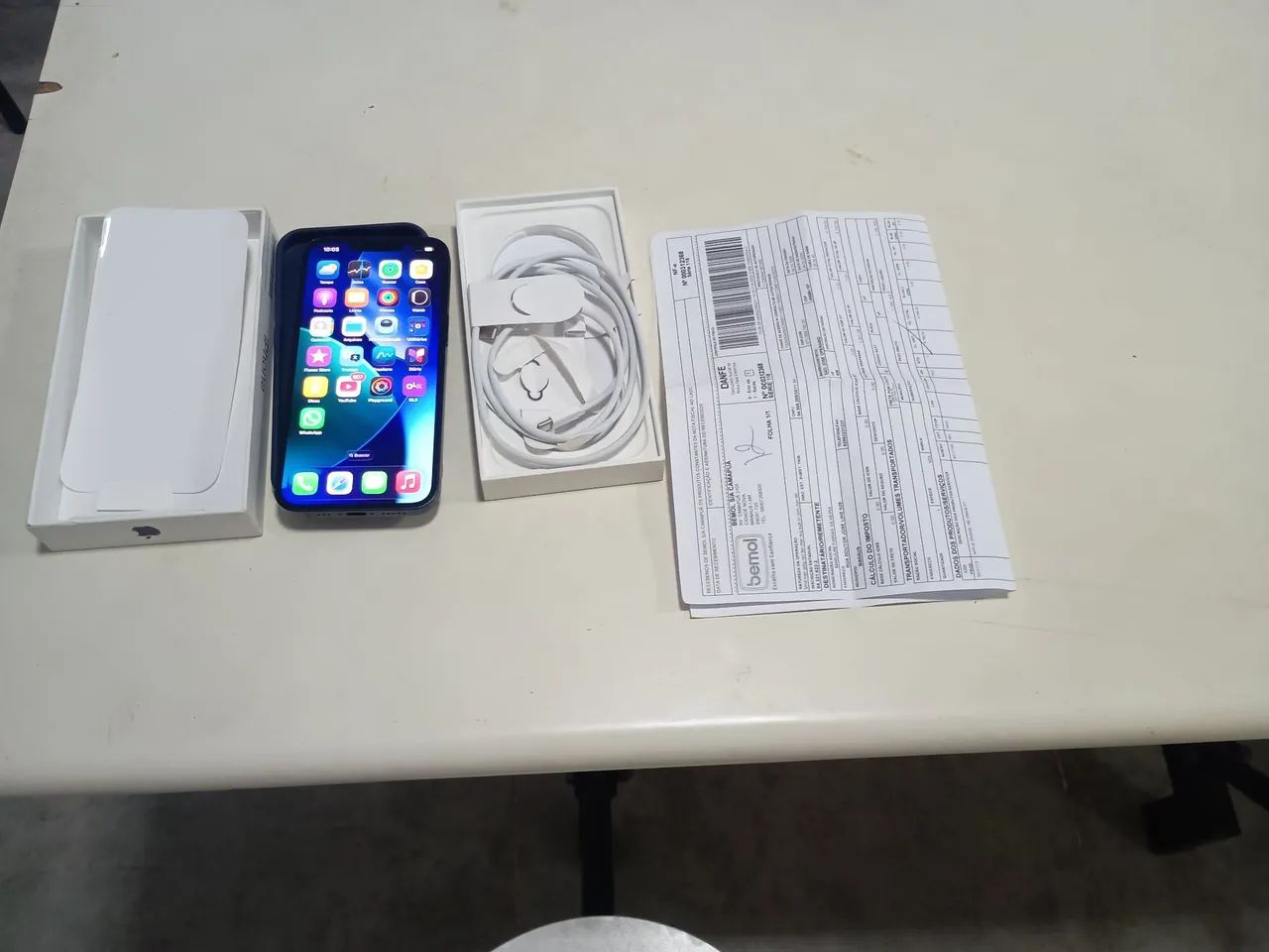 iPhone 16e 2 meses de uso 