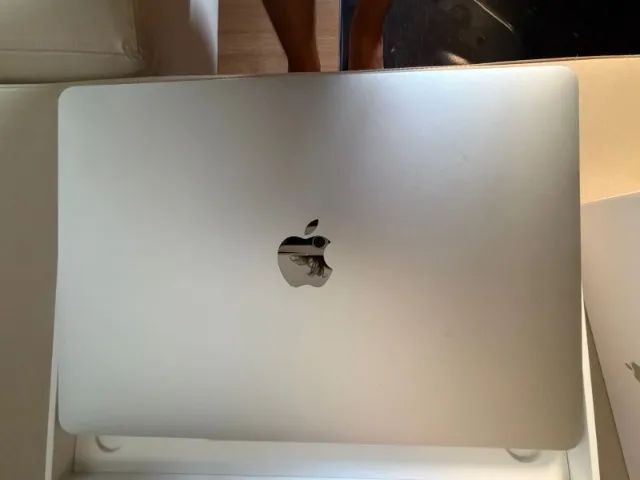 MacBook Air M1 8GB 256GB - Bateria 98% - Caixa - Ótimo estado