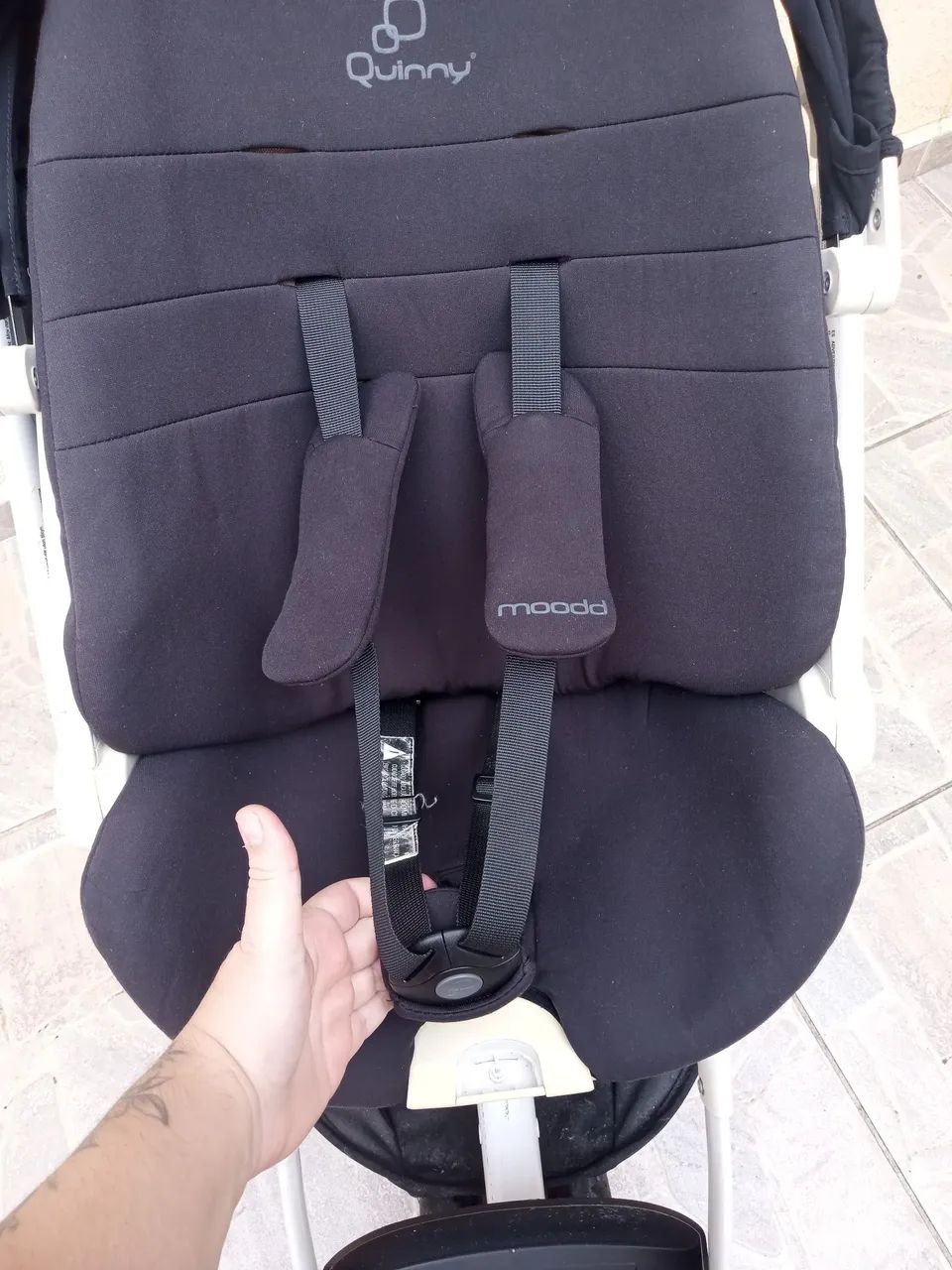 Vendo carrinho de bebê Quinny com Moisés - Foto 2