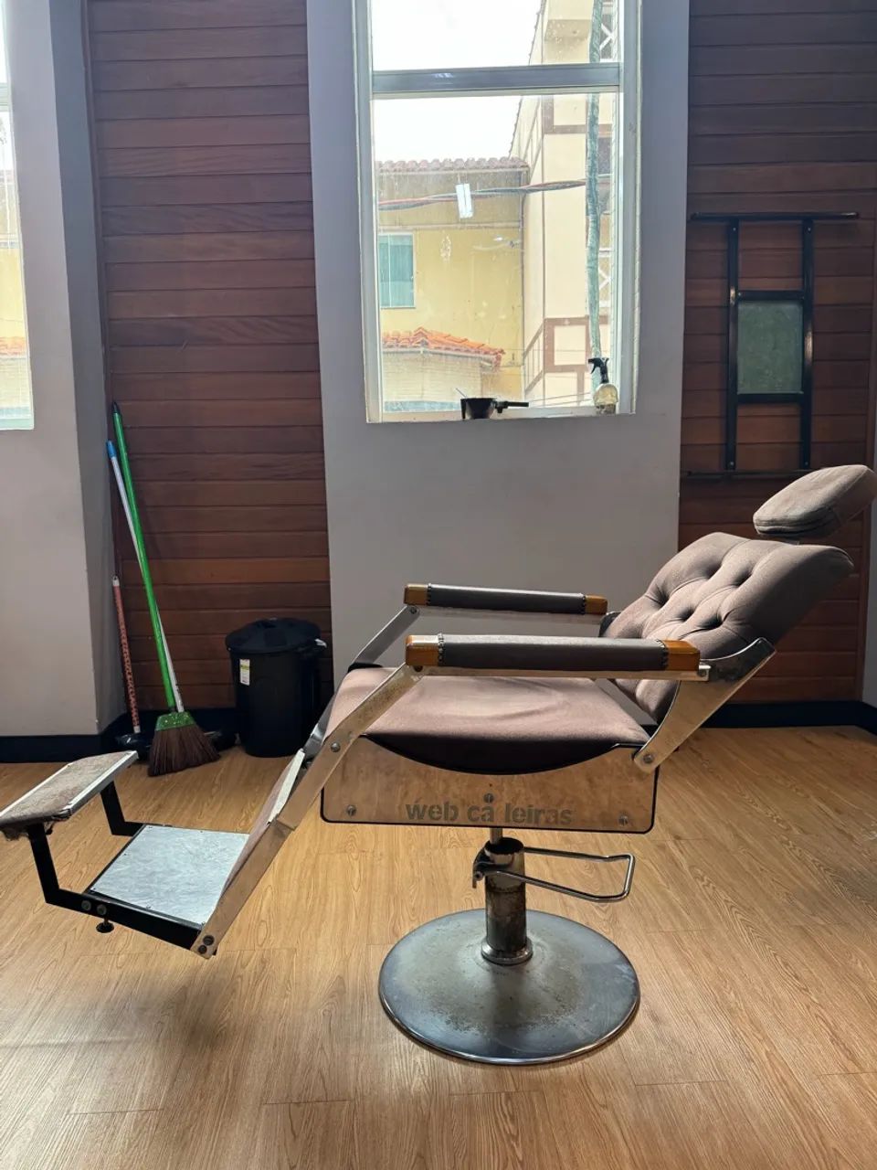 Vendo cadeira para barbearia  - Foto 3