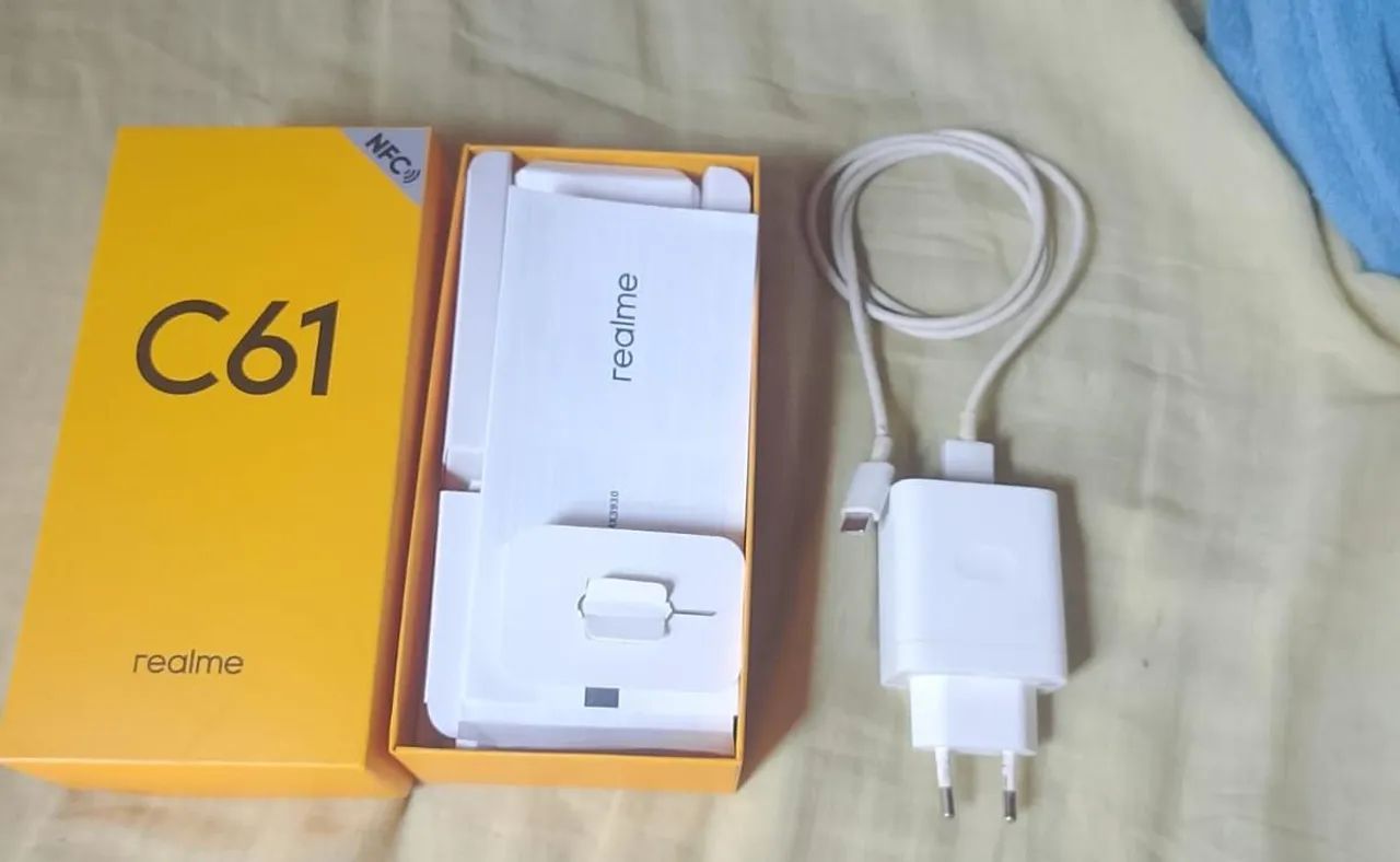 Vendo Realme C61 // Branco Com Dourado  - Foto 3