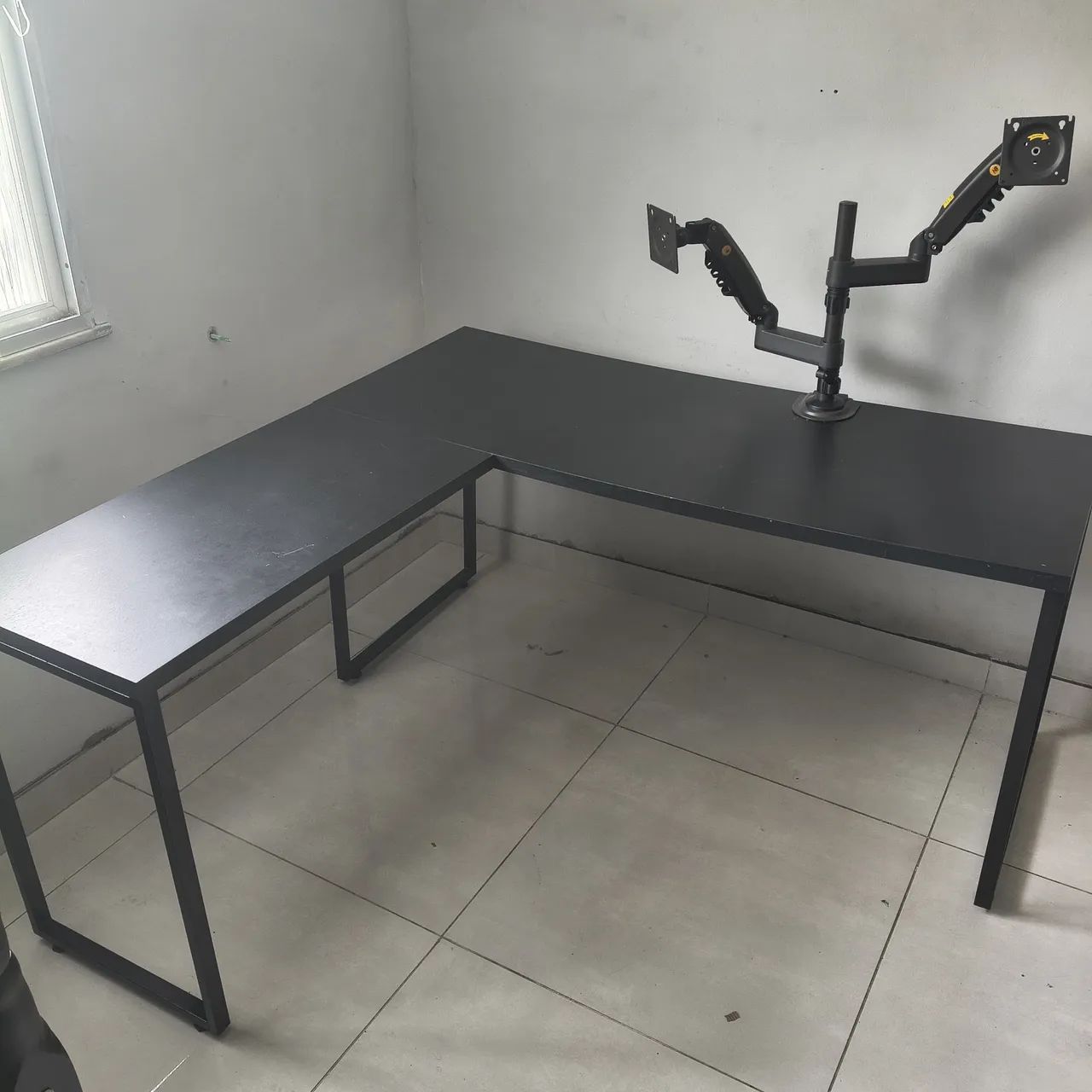 Mesa para computador, preta bom estado