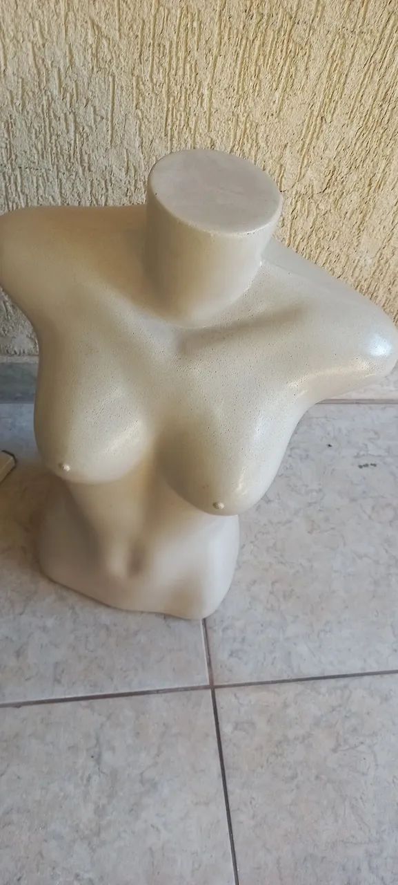 CONJUNTO 3 MANEQUINS EM ESTADO DE NOVOS - Foto 4