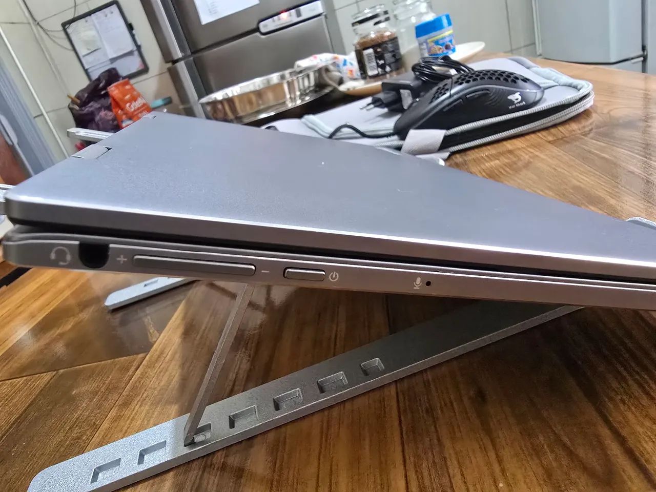 Vendo Notebook BMAX Y11+ TOUCH  - Foto 4