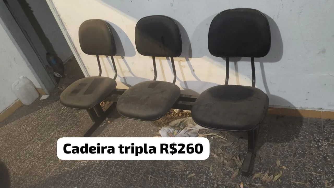 Cadeira tripla usada