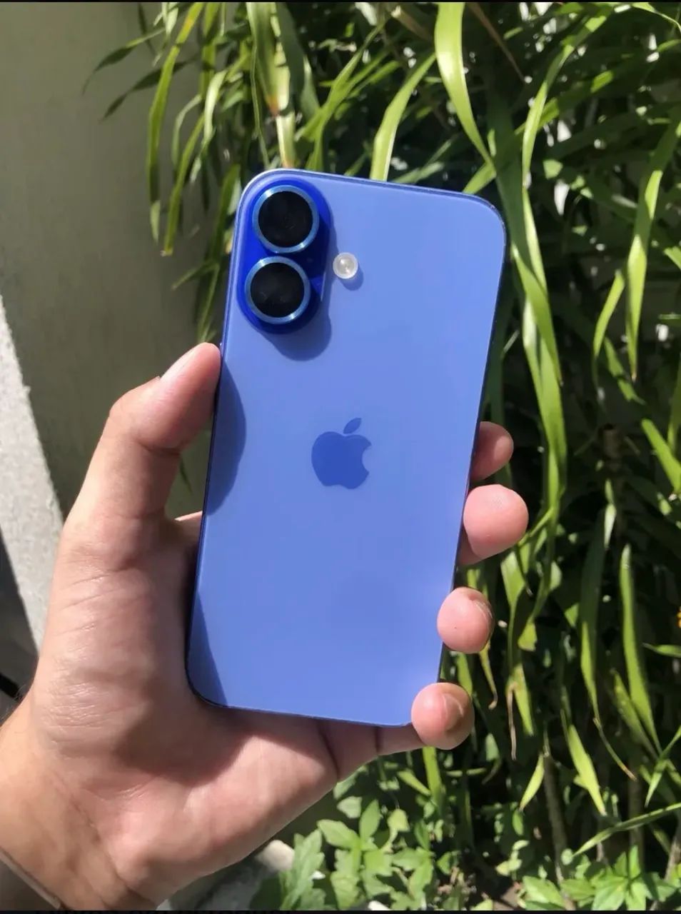 iPhone 16