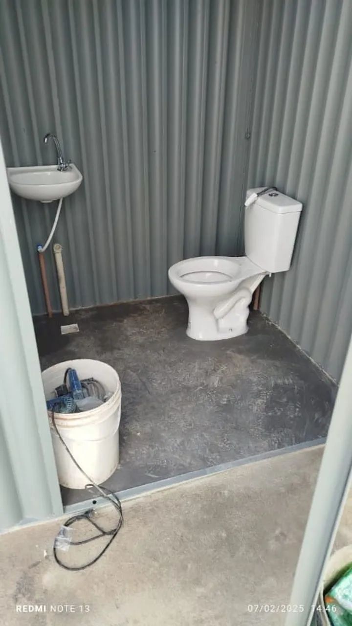 CONTAINER