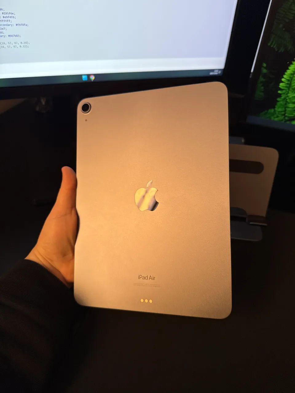 iPad Air 5ª geração - 256GB Lilás + Apple Pencil - Tablets e E