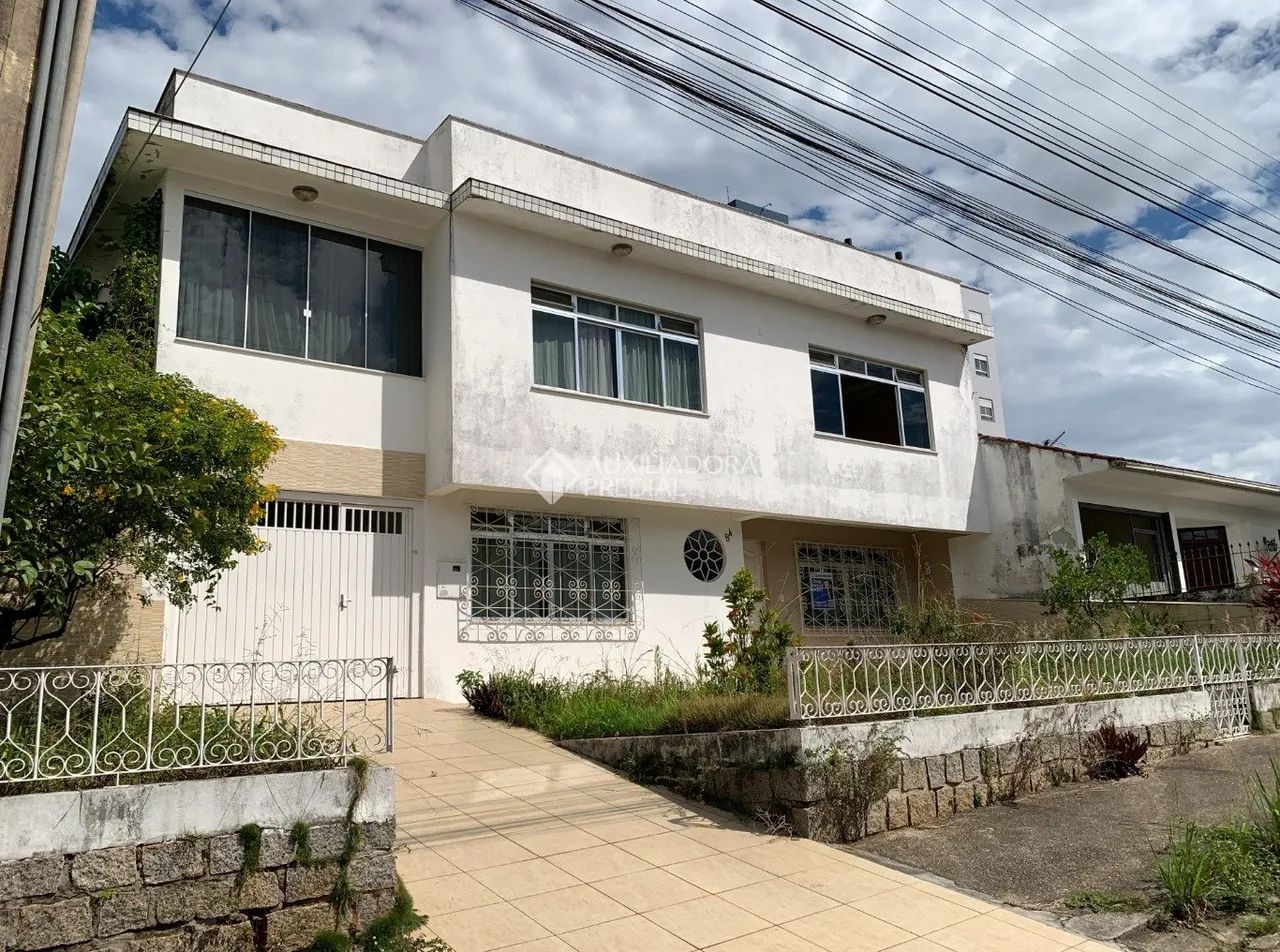 Casa de Esquina com 700 m² e Potencial Residencial ou Comercial - Foto 3