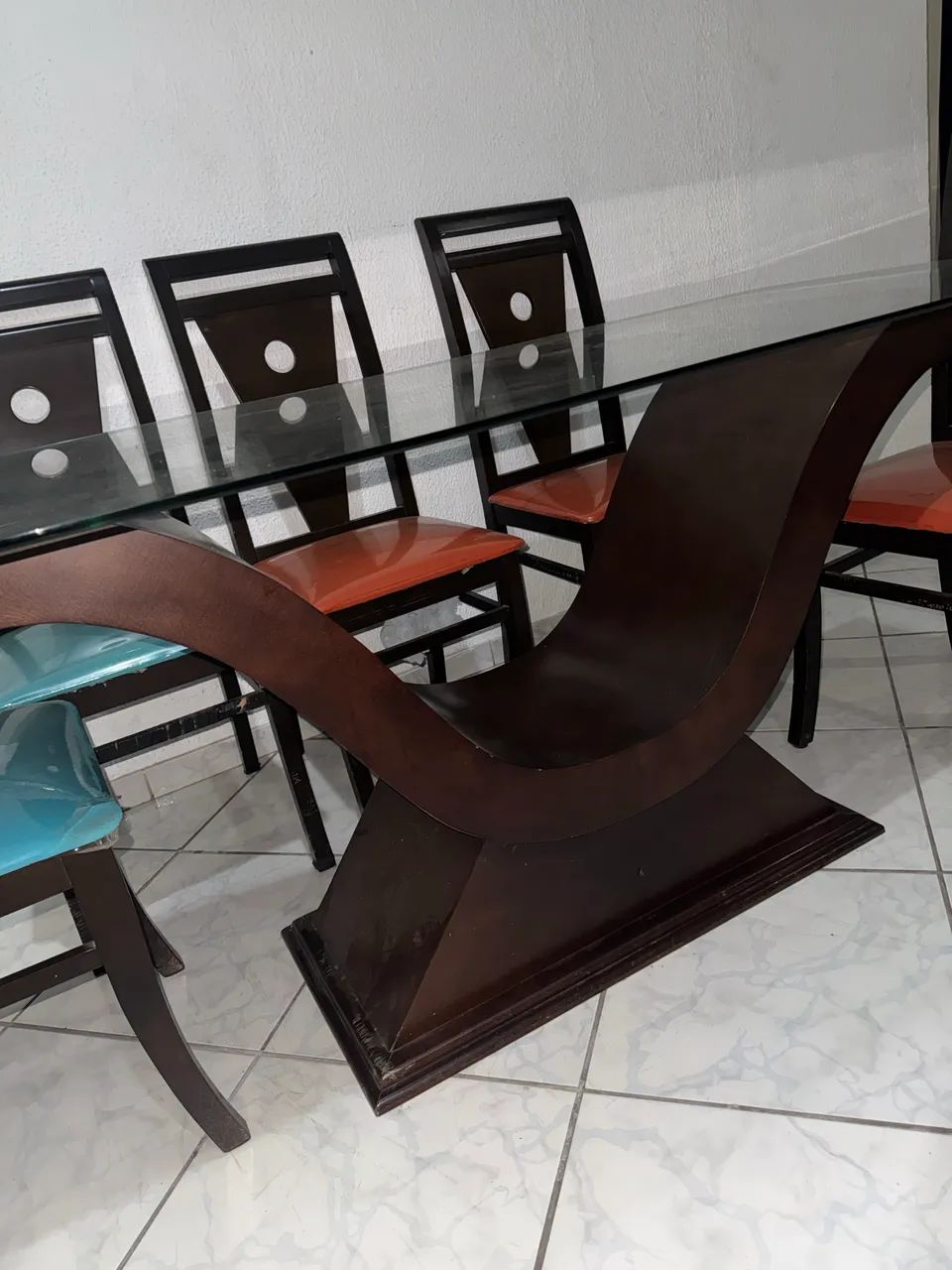 Mesa de vidro com 8 cadeiras  - Foto 4
