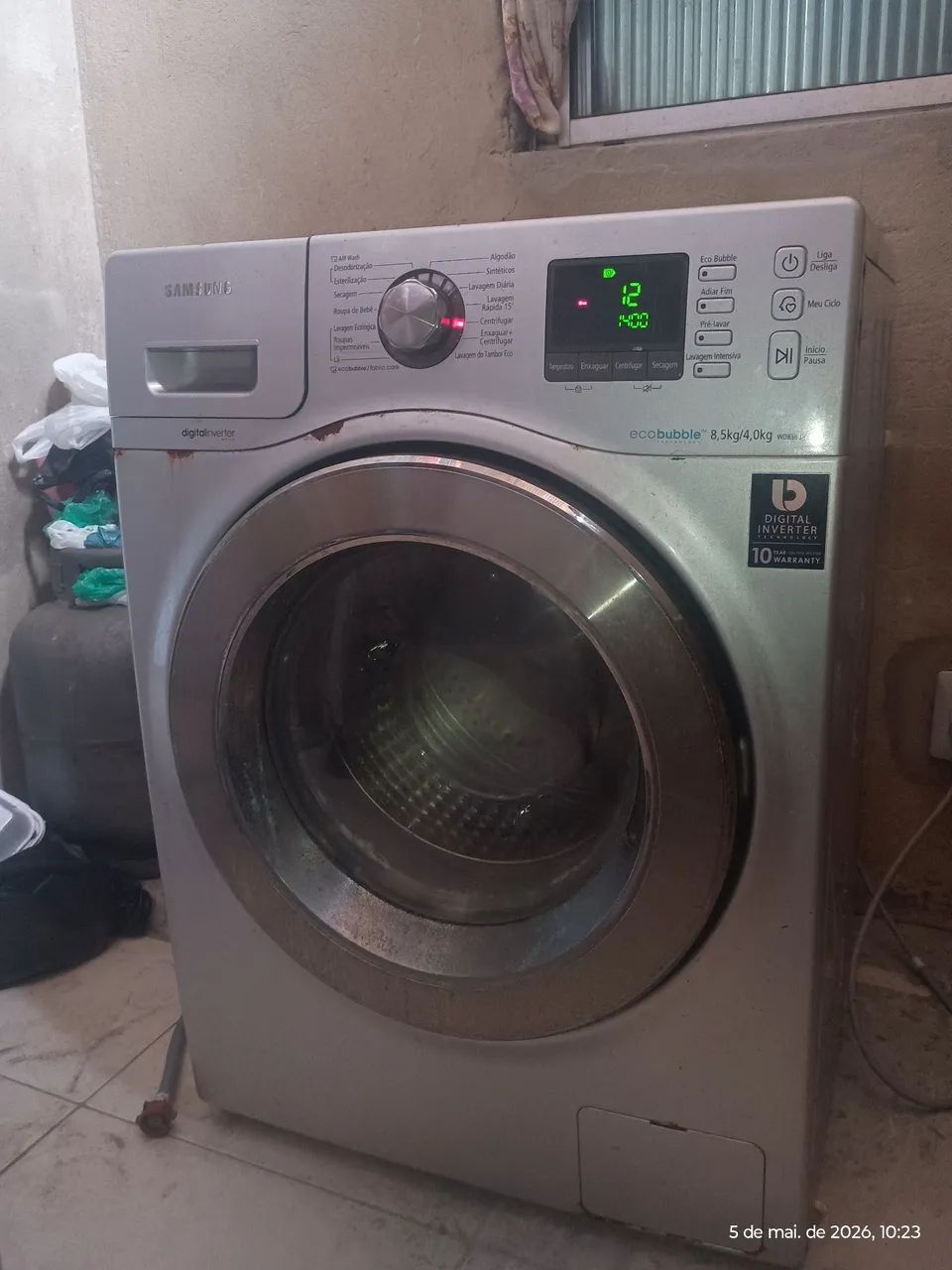 Máquina de lavar e secar