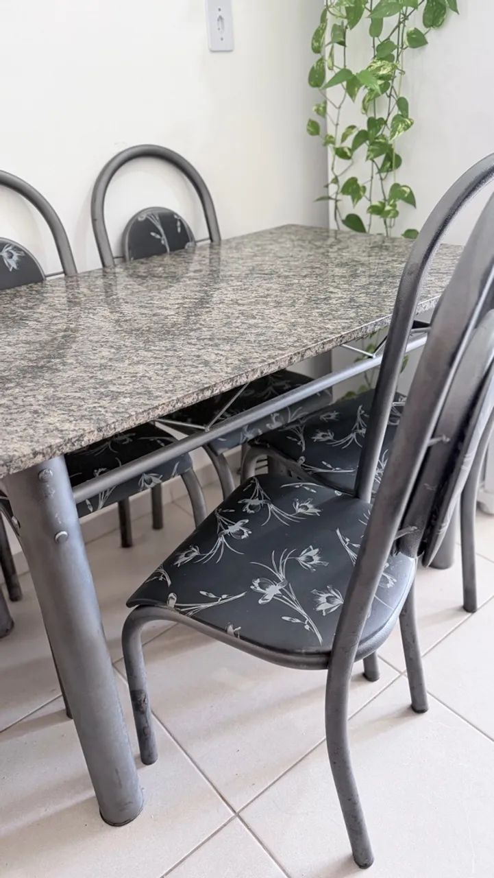 Mesa de granito + 4 cadeiras - Foto 2