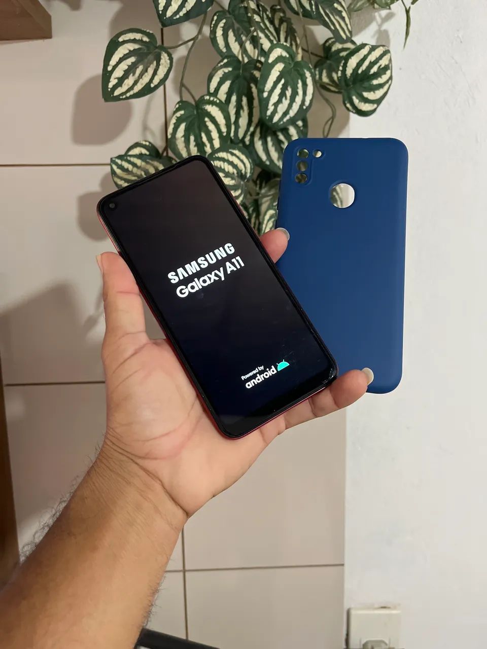 Vendo Samsung Galaxy A11 de 64gb em ótimas condições já com capa e película 3D 