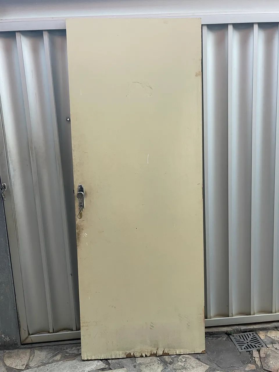 Porta com fechadura e chave