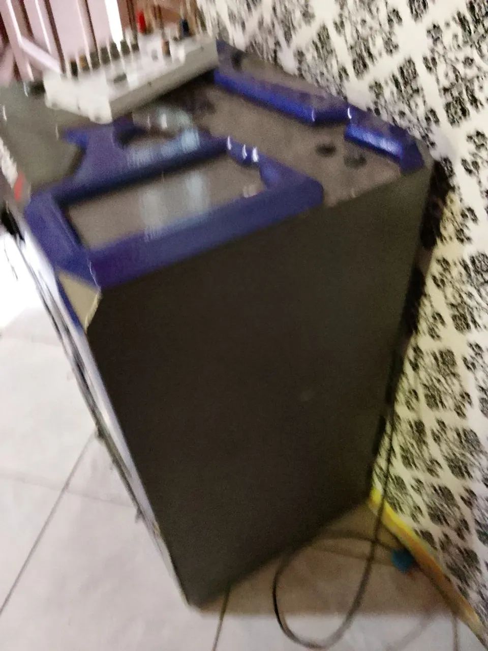 Vendo uma caixa de som uma de uma 6x9 uma corneta uma muita 2modulo e uma mesa - Foto 6