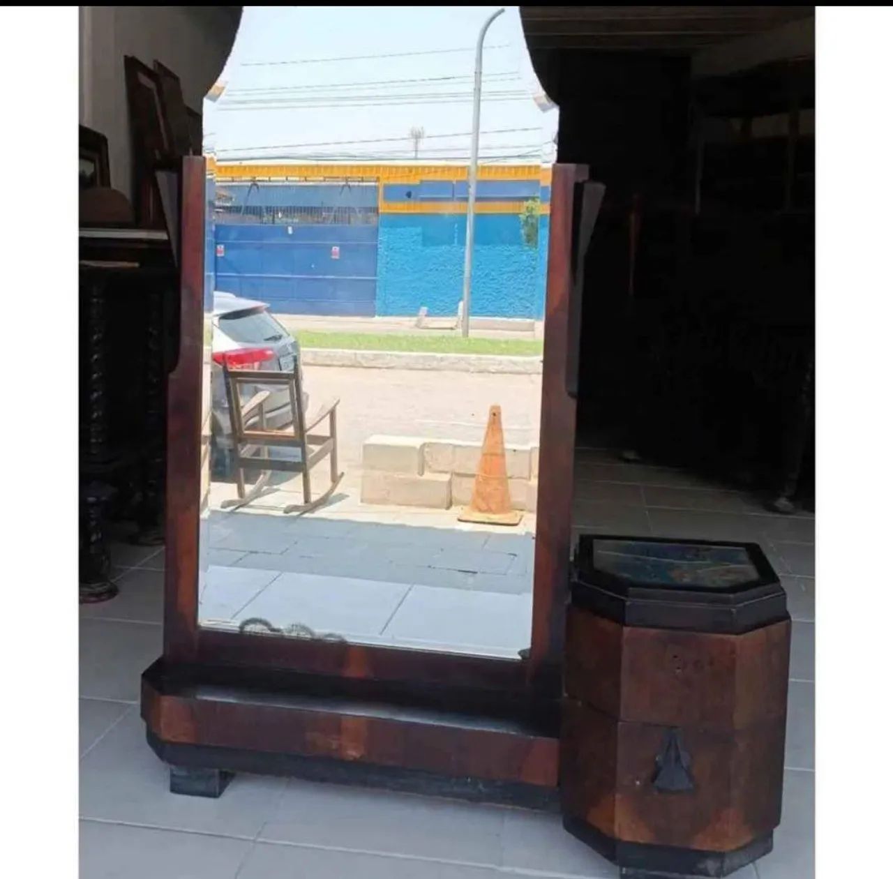 Antiga penteadeira com banqueta  - Foto 2