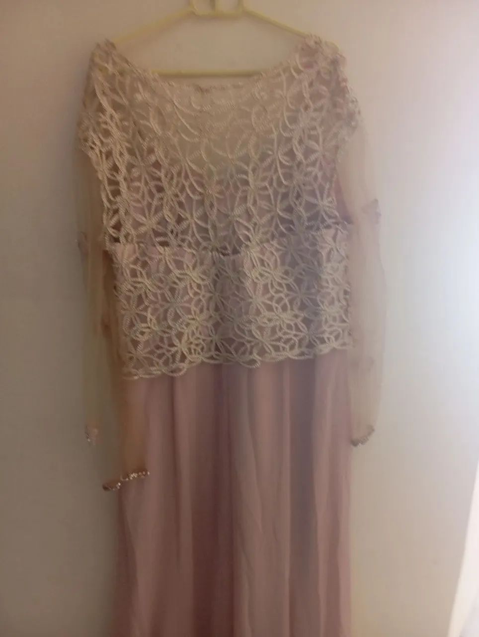 Vestido de festa bege com dourado - Foto 4
