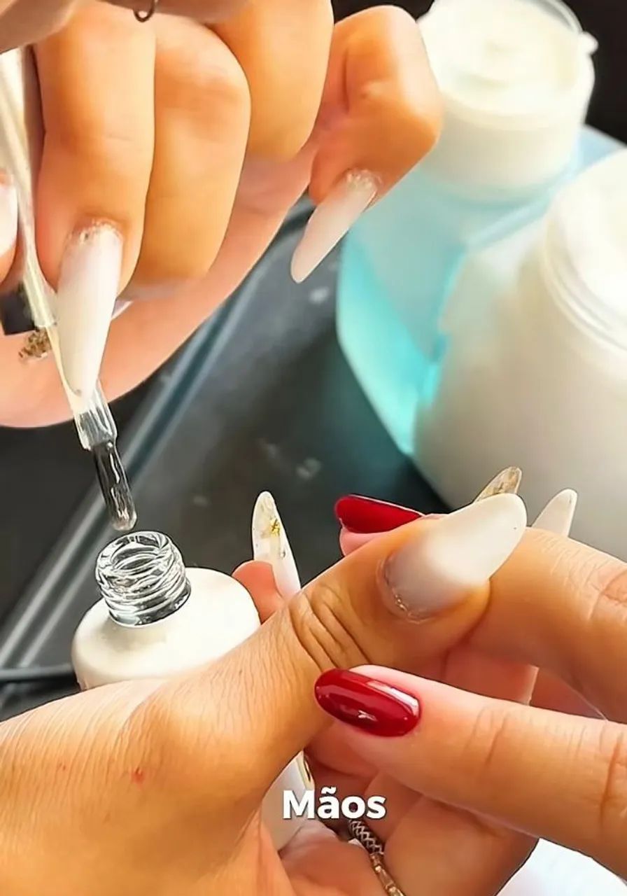 Vaga para manicure: comissão semanal e ajuda de custo. - Foto 5