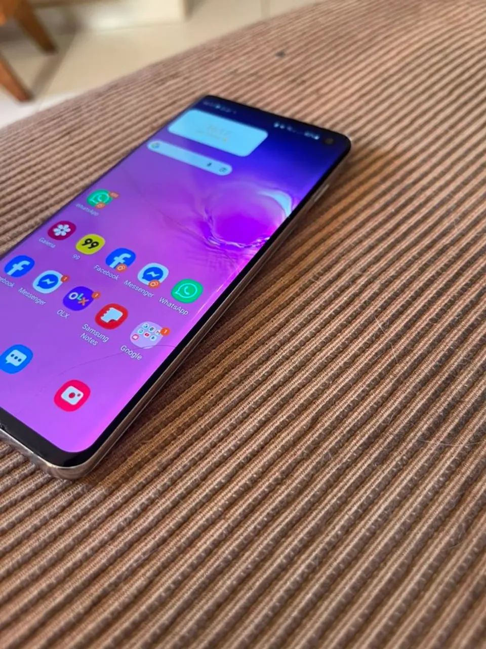 SAMSUNG S10 128GB 8 DE RAM C/ CAPA E UM CARREGADOR. - Foto 2