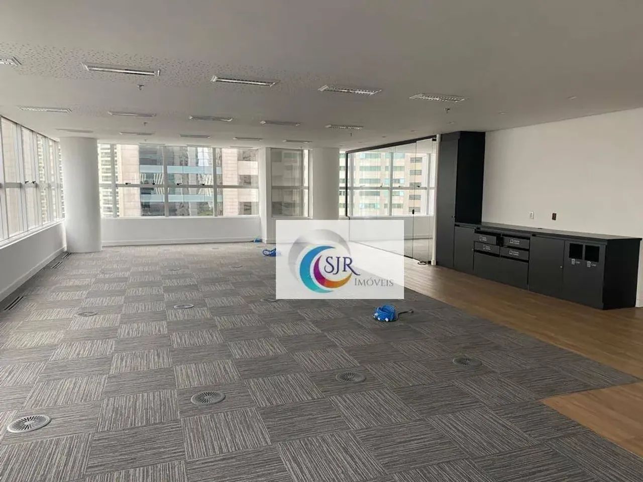 Conjunto Comercial de 385m² com 8 vagas na Vila Olímpia!