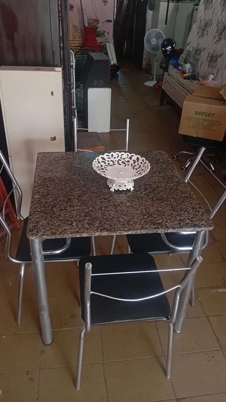 Mesa com 4 cadeiras  - Foto 2
