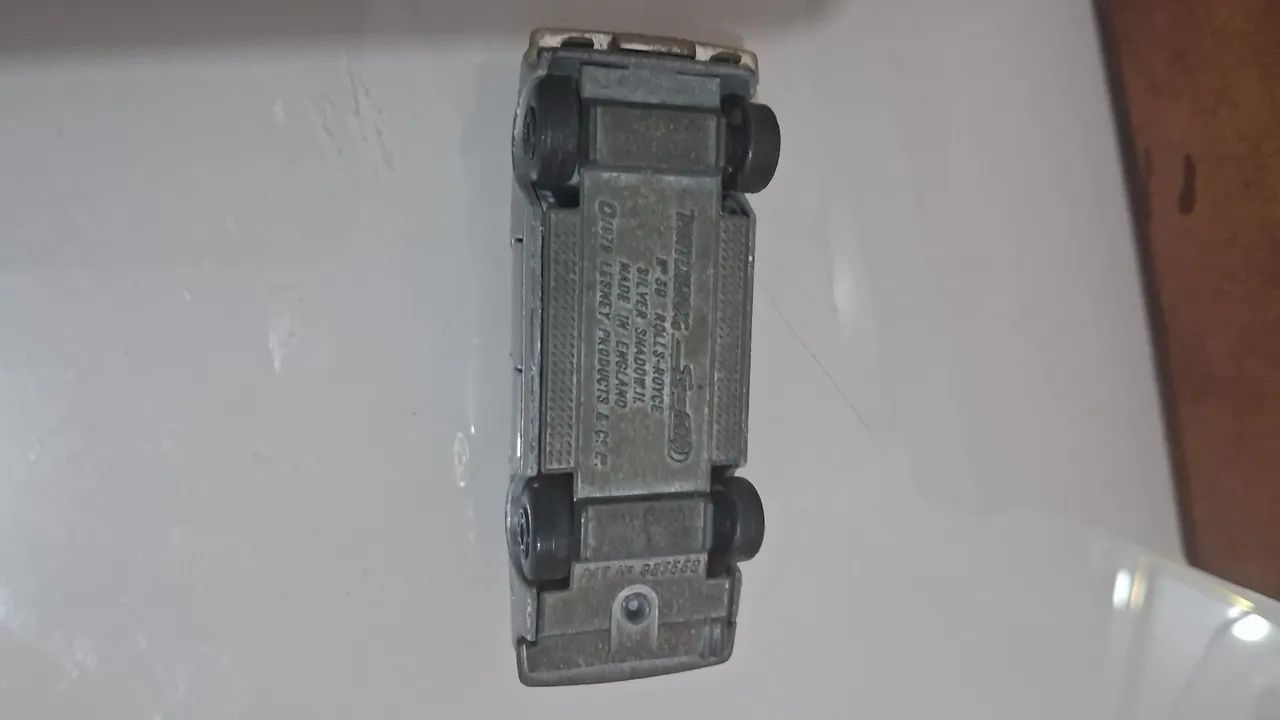 Rara miniatura Matchbox Superfast No. 39 Rolls Royce Silver Shadow prateada  - Foto 5