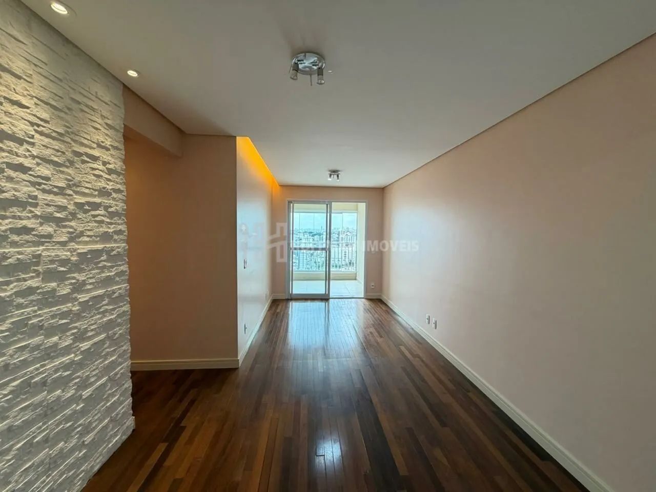 Apartamento com 2 dormitórios à Venda, 70 m² - Centro.