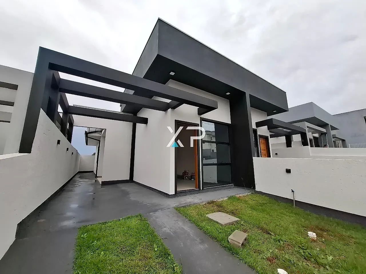 CASA GEMINADA COM SUÍTE EM SÃO JOSÉ