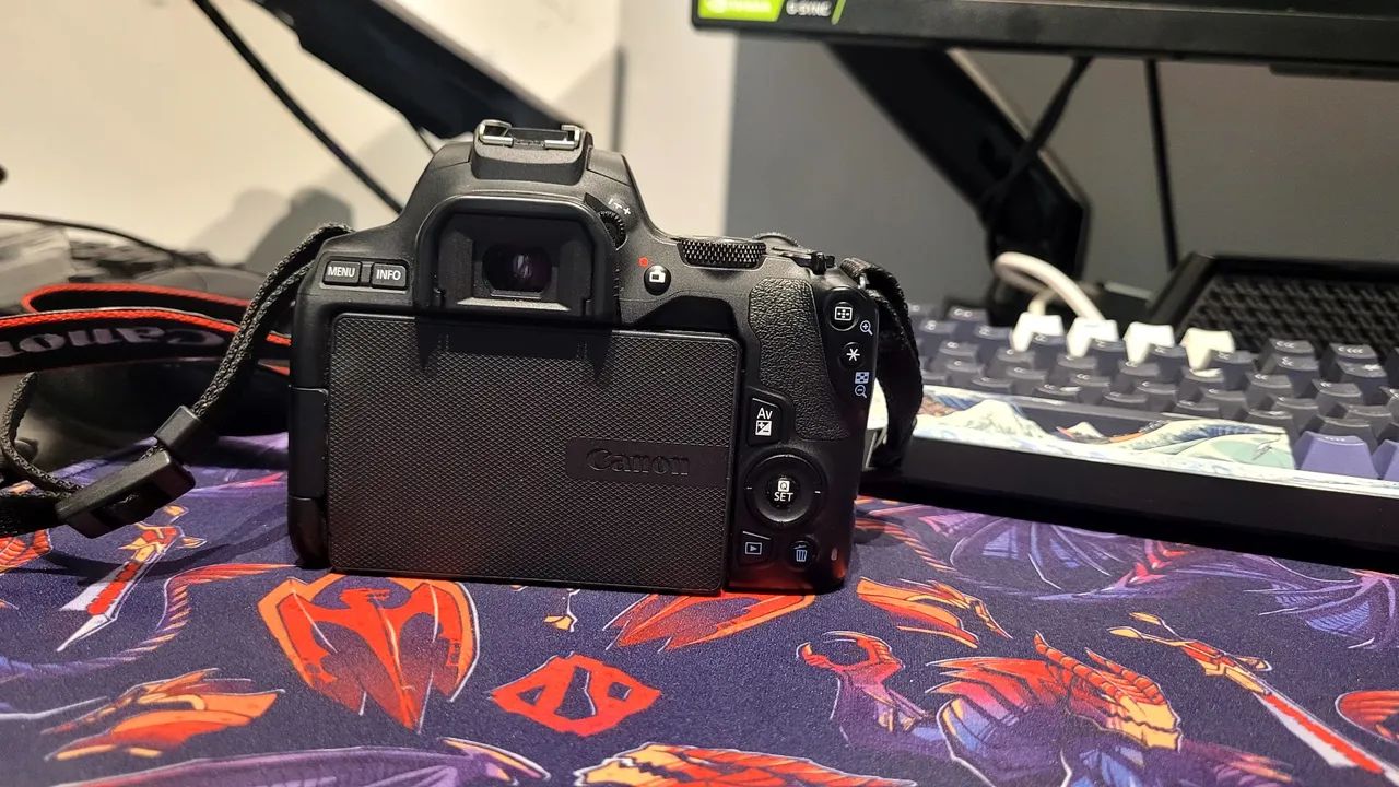 Canon SL3  - Foto 3
