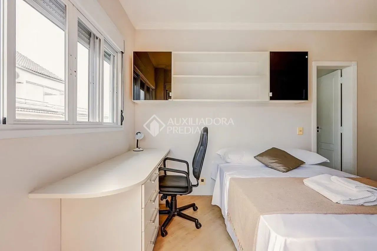 Imóvel para aluguel tem 250 metros quadrados com 4 quartos - Foto 5