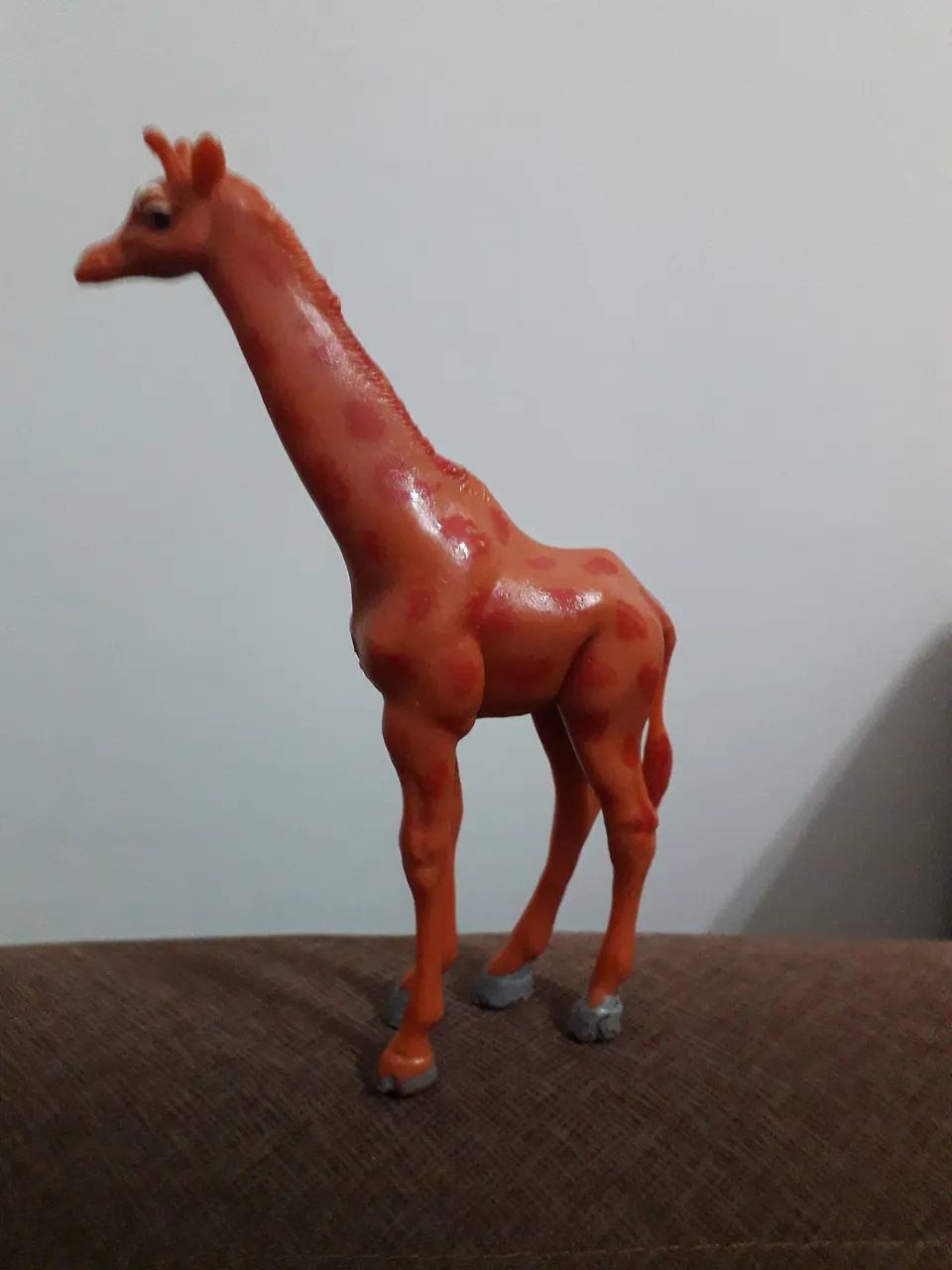 Girafa, custa 29,00 , compre + 2 brinquedos de 29,00, pg.75,00