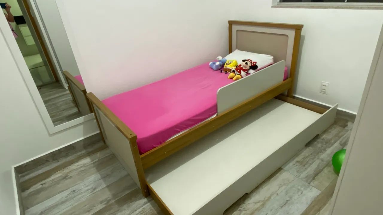 Vendo cama de solteiro infantil com gavetão  - Foto 4