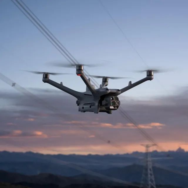 Drone DJI Matrice 4TD - Combo (Voa na chuva)