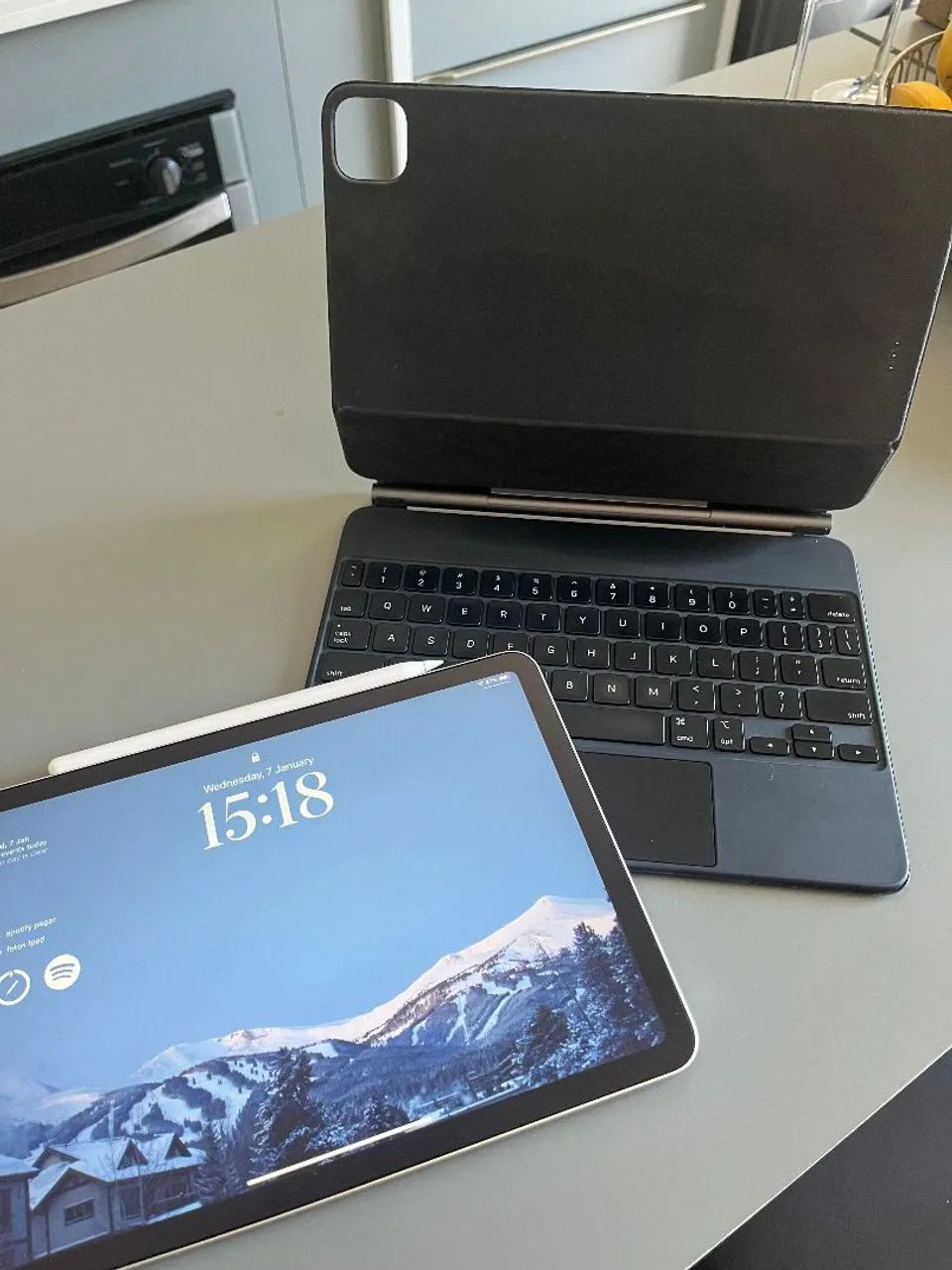 iPad Air 5 + Apple Pencil 2 + Magic Keyboard - Tablets e E-Readers