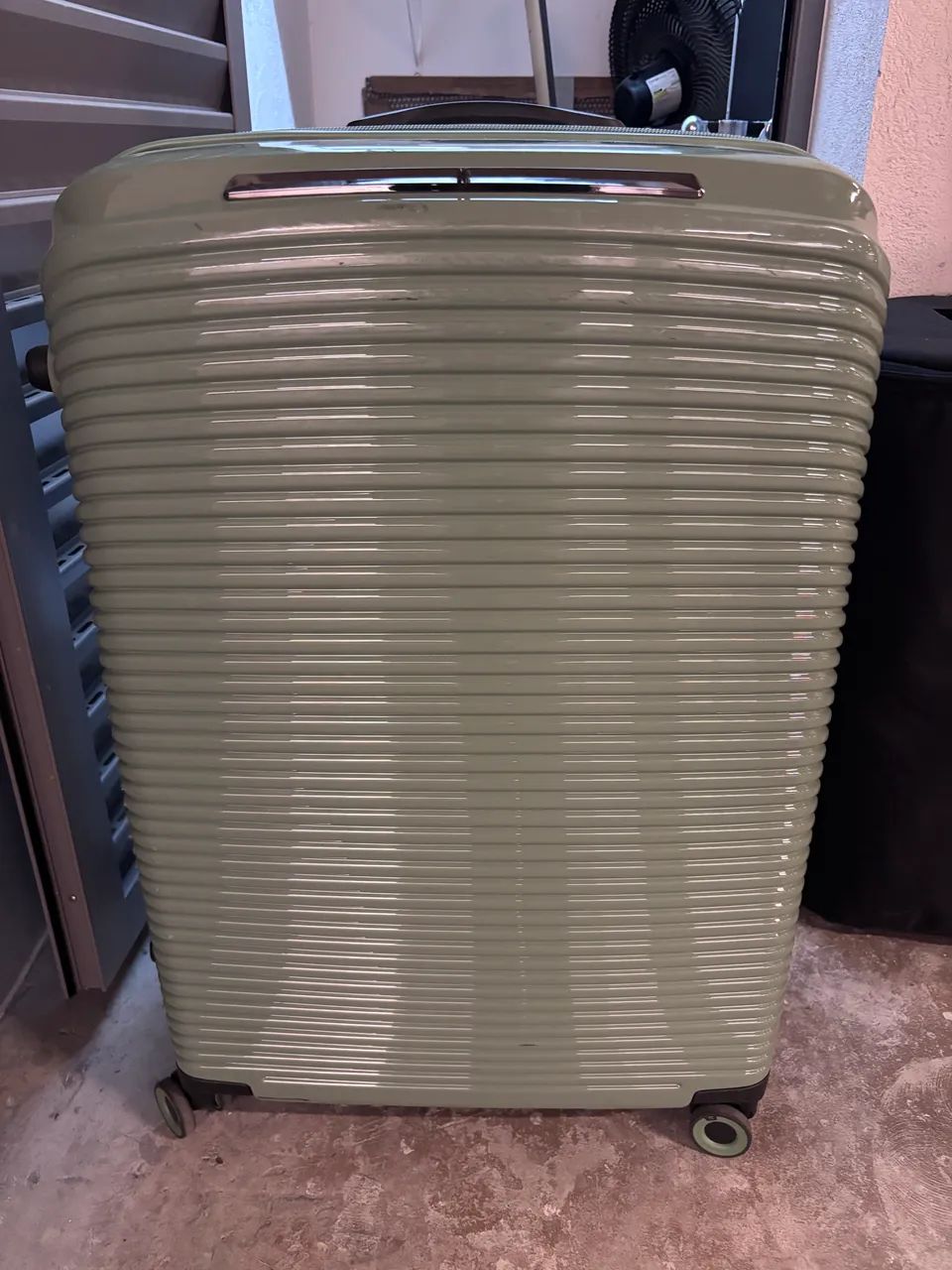Mala de despachar da It Luggage, na cor verde. - Foto 3