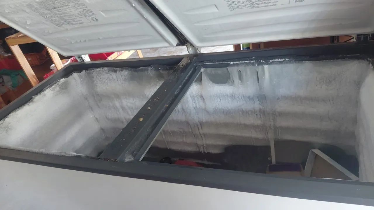 Freezer Esmaltec duas tampas com entrega.