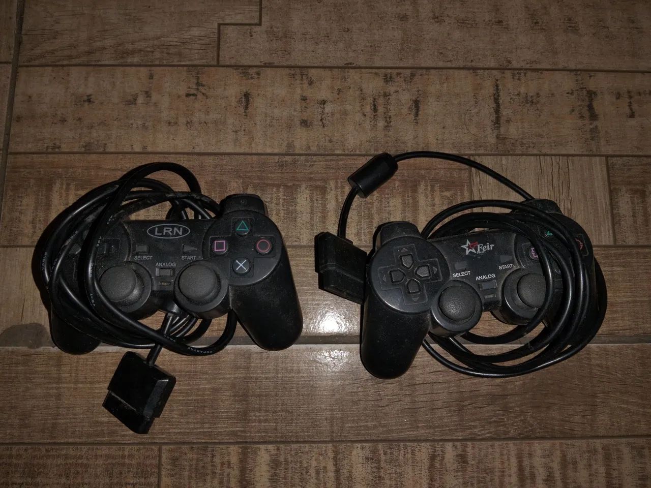 Vendo 2 controle de Ps2