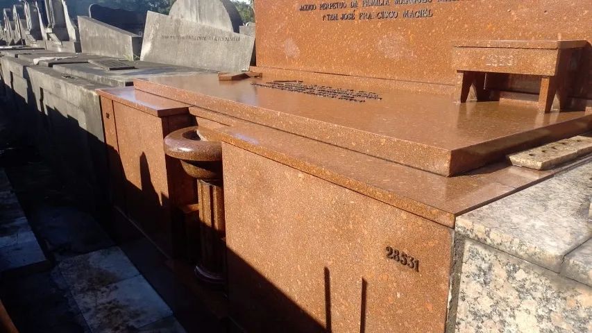 Jazigo Perpétuo Cemitério Do Caju RJ - Foto 2